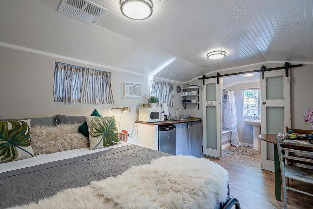 Cute Peaceful Tiny House Getaway W Backyard - Low Summer Rates! Tucson Exteriör bild