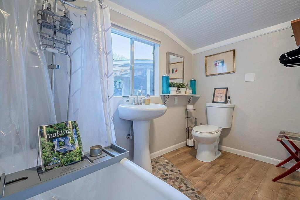 Cute Peaceful Tiny House Getaway W Backyard - Low Summer Rates! Tucson Exteriör bild