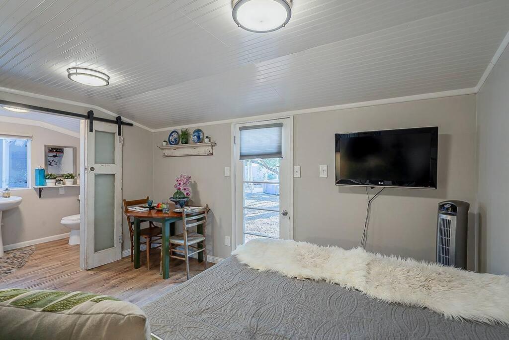 Cute Peaceful Tiny House Getaway W Backyard - Low Summer Rates! Tucson Exteriör bild